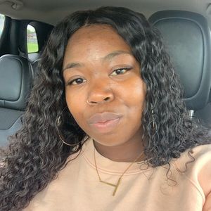 Meet your Posher, Janell